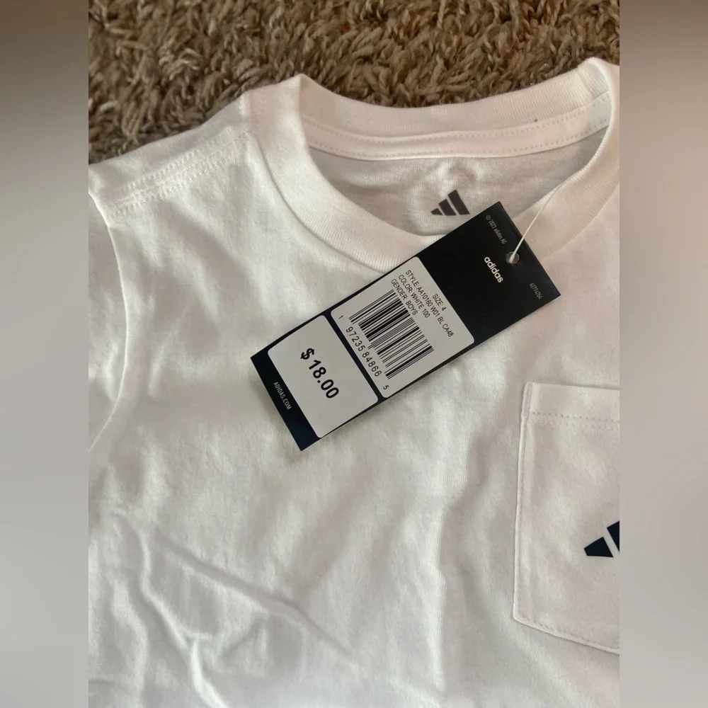 Adidas White T-Shirt and Red Shorts Set Size 4 Kids - Picture 7 of 8